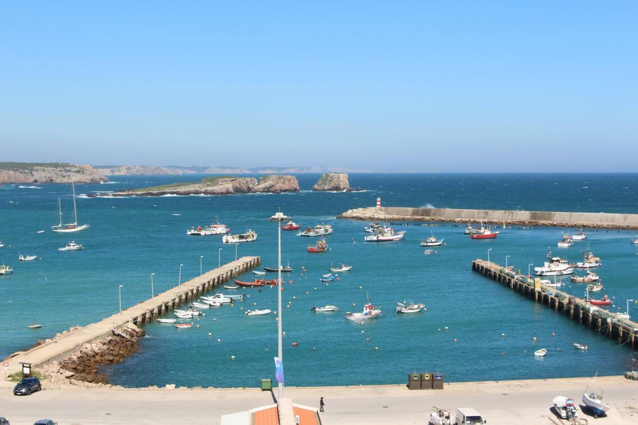 Sagres Sunny Room With Private Bathroom 300M From The Beach Exterior photo