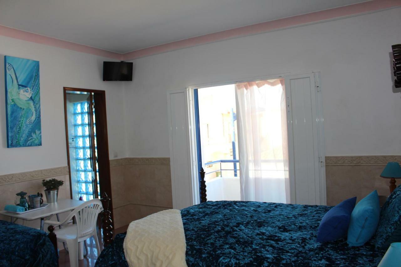 Sagres Sunny Room With Private Bathroom 300M From The Beach Exterior photo