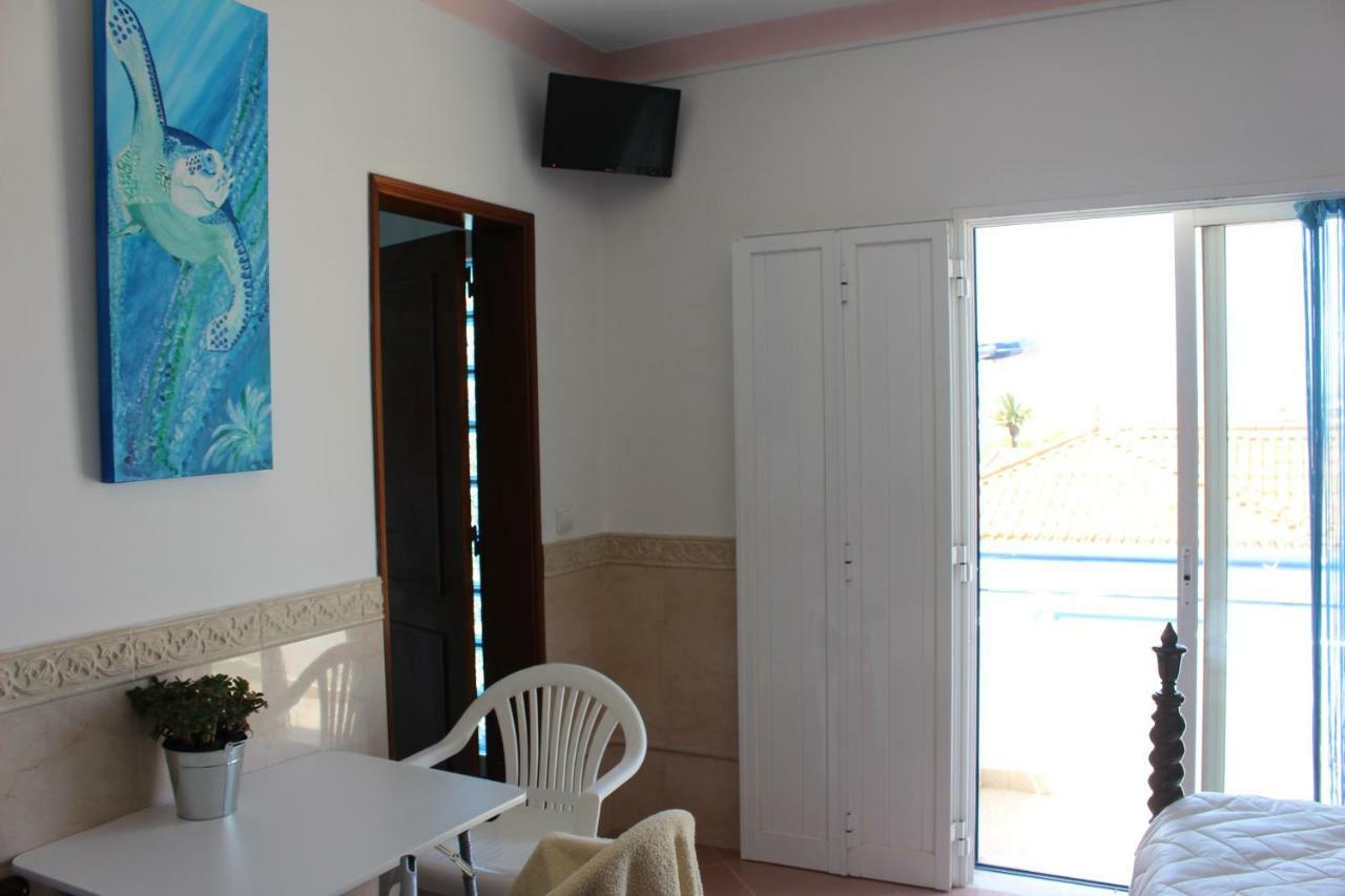 Sagres Sunny Room With Private Bathroom 300M From The Beach Exterior photo